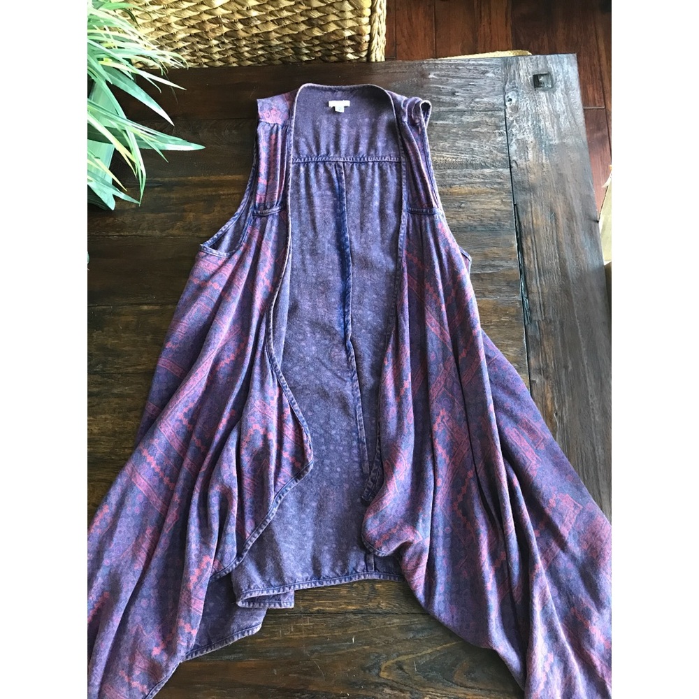 Ecoté Urban Outfitters women’s sleeveless cover up